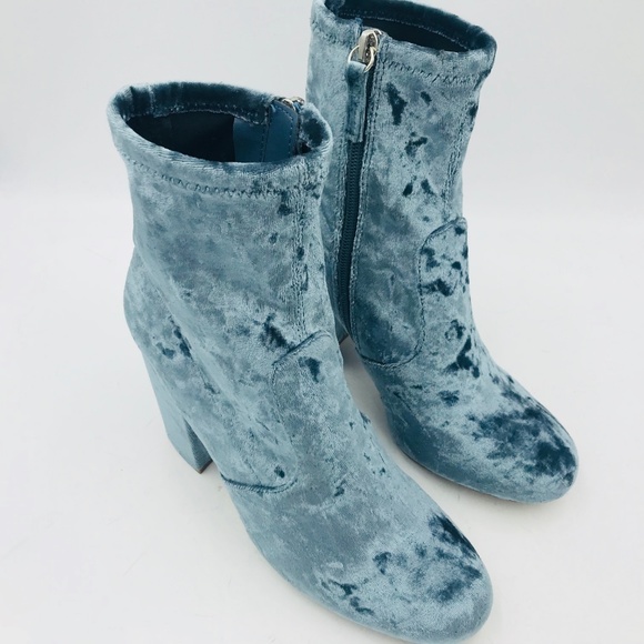 STEVE MADDEN Crushed Blue Velvet Ankle Boots NWOB - Picture 2 of 7